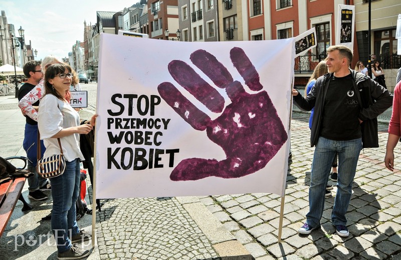 Protest w obronie ofiar gwałtów zdjęcie nr 110143