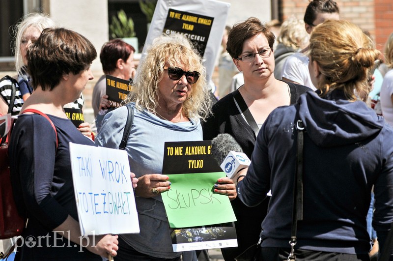 Protest w obronie ofiar gwałtów zdjęcie nr 110139