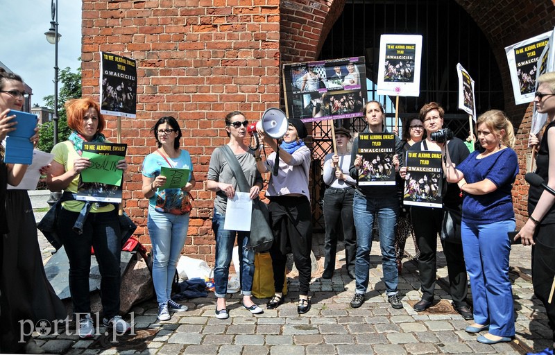 Protest w obronie ofiar gwałtów zdjęcie nr 110147