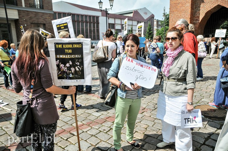 Protest w obronie ofiar gwałtów zdjęcie nr 110144