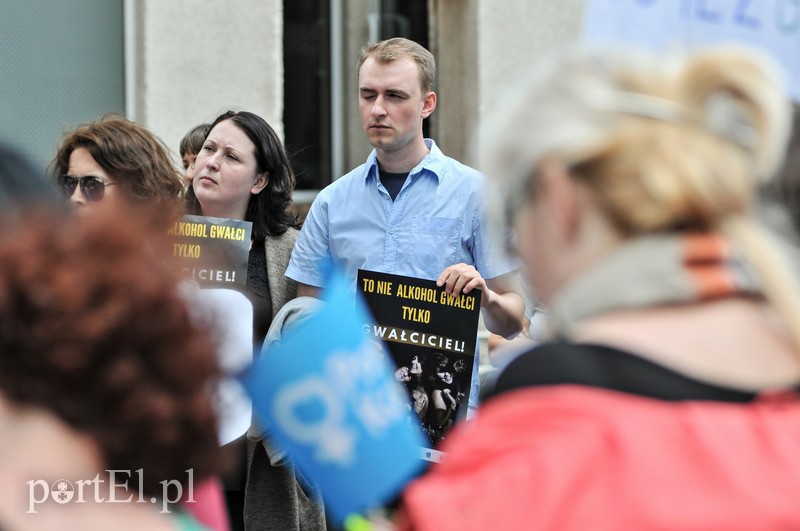 Protest w obronie ofiar gwałtów zdjęcie nr 110159