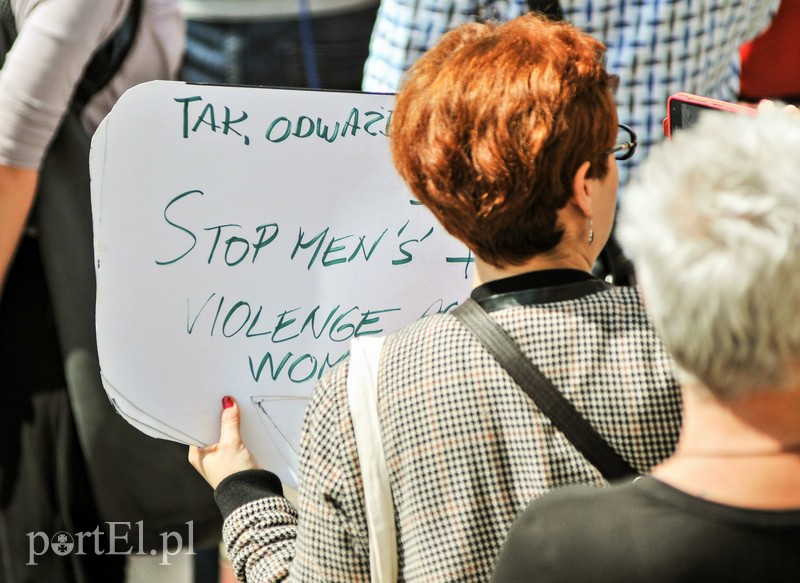 Protest w obronie ofiar gwałtów zdjęcie nr 110137
