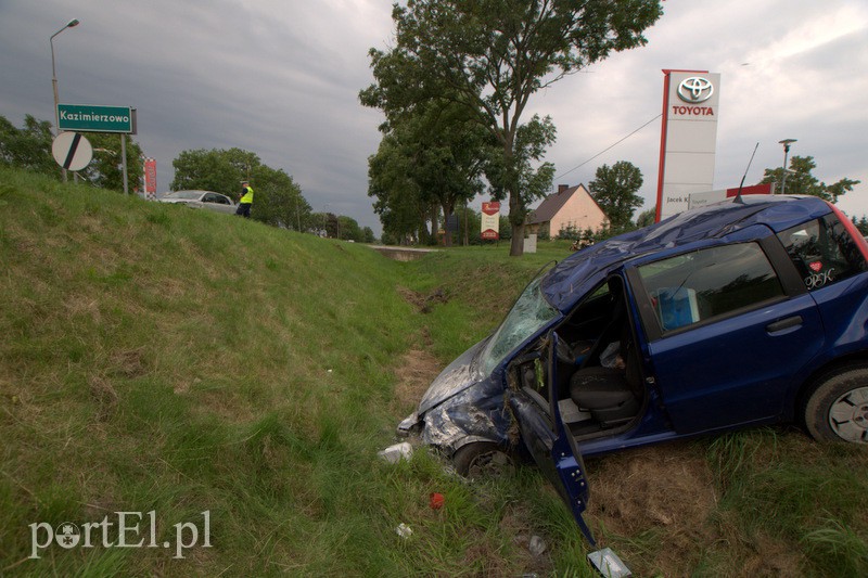  Wypadek za wiaduktem, trzy osoby w szpitalu zdjęcie nr 110575