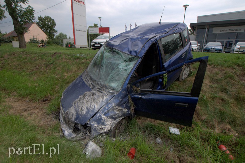  Wypadek za wiaduktem, trzy osoby w szpitalu zdjęcie nr 110573