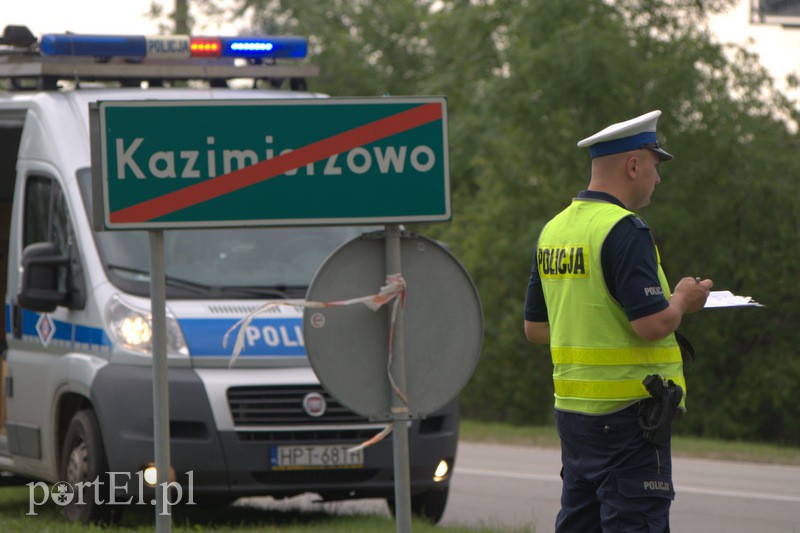  Wypadek za wiaduktem, trzy osoby w szpitalu zdjęcie nr 110578