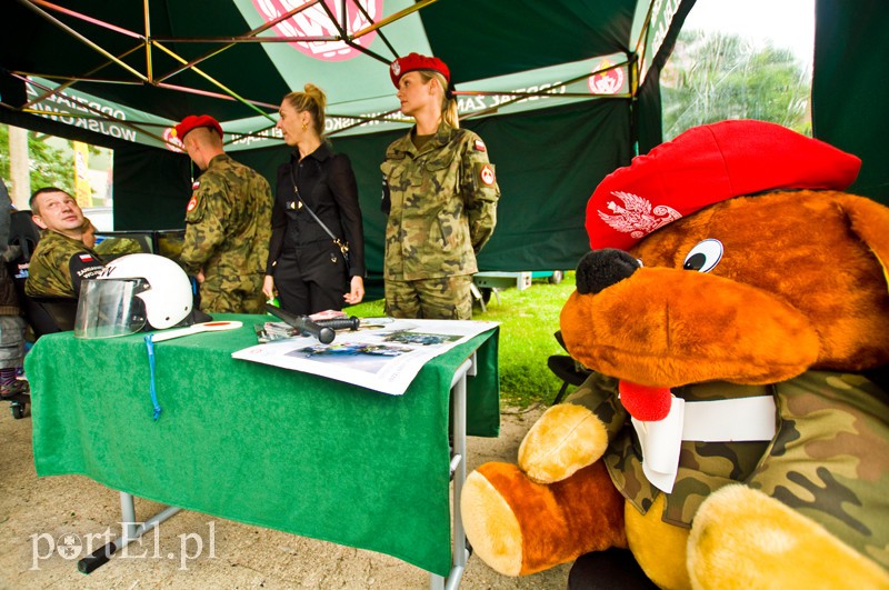  Policyjny festyn w deszczu zdjęcie nr 110602