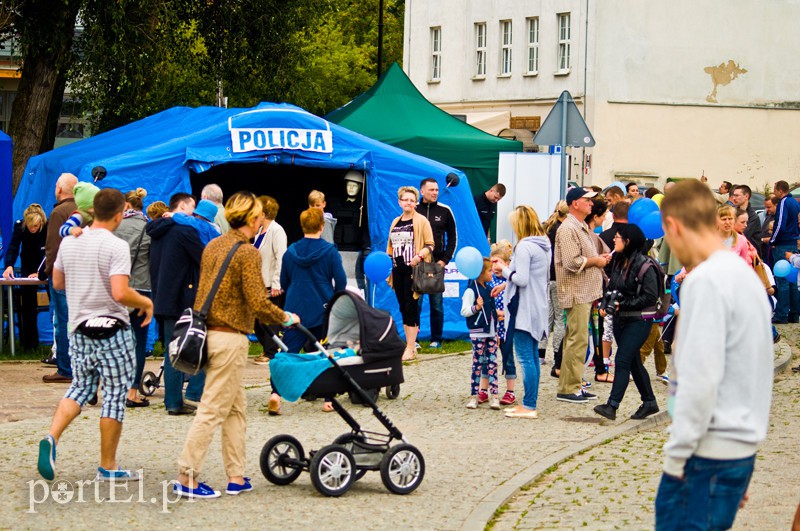  Policyjny festyn w deszczu zdjęcie nr 110591