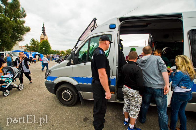  Policyjny festyn w deszczu zdjęcie nr 110580