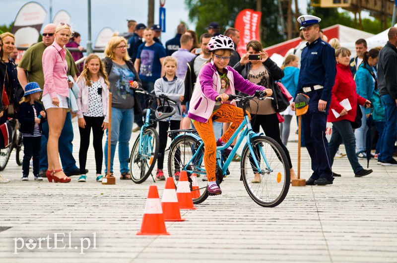  Policyjny festyn w deszczu zdjęcie nr 110589