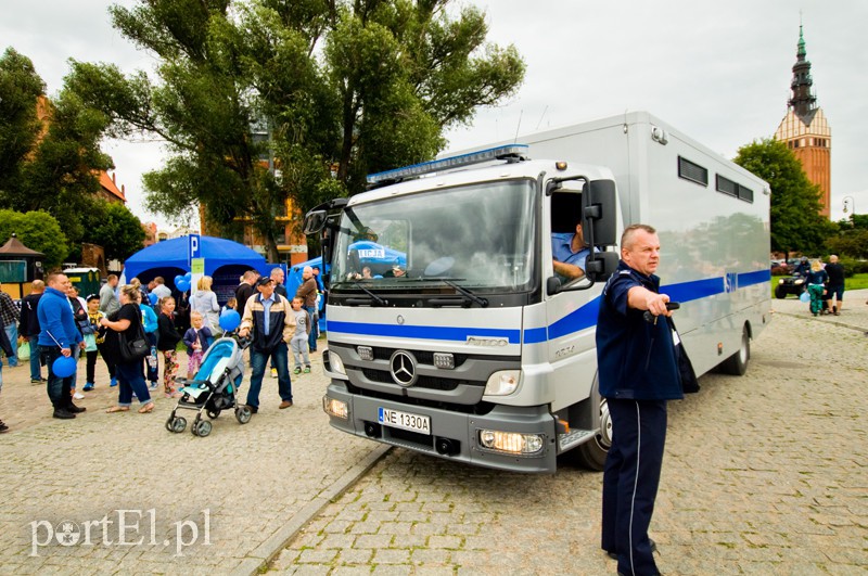  Policyjny festyn w deszczu zdjęcie nr 110595