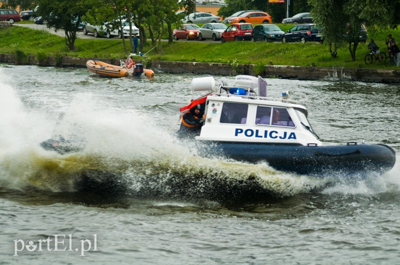 Policyjny festyn w deszczu zdjęcie nr 110610