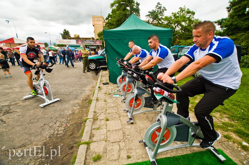  Policyjny festyn w deszczu zdjęcie nr 110593