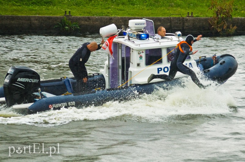  Policyjny festyn w deszczu zdjęcie nr 110612