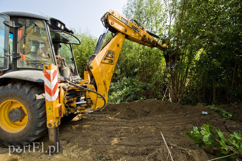 Jedno z najbardziej wstydliwych miejsc w Elblągu właśnie przechodzi metamorfozę. Naprzeciwko ratusza zdjęcie nr 111172