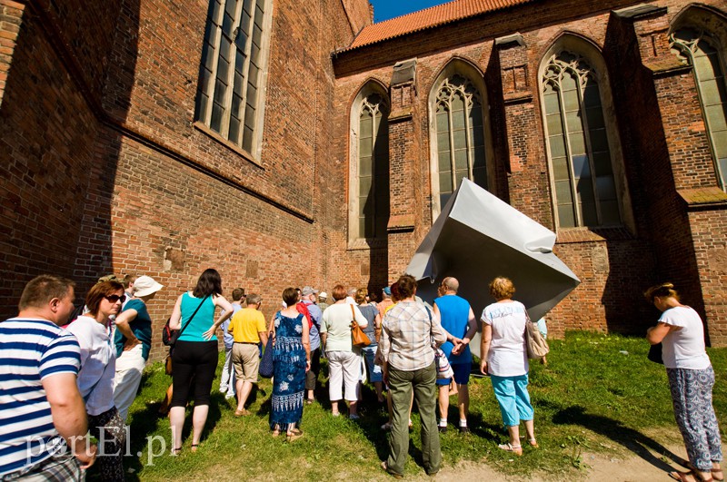 Spacer z przewodnikiem formy przestrzenne zdjęcie nr 111239