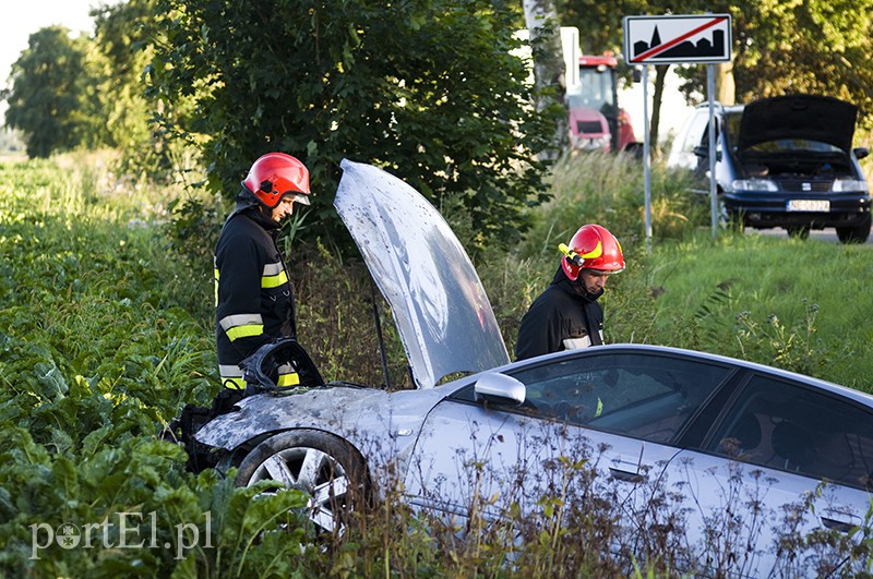  Ciężarówka zderzyła się z autem osobowym. Są ranni zdjęcie nr 111545