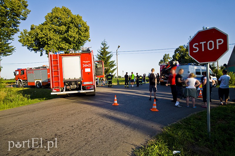  Ciężarówka zderzyła się z autem osobowym. Są ranni zdjęcie nr 111551