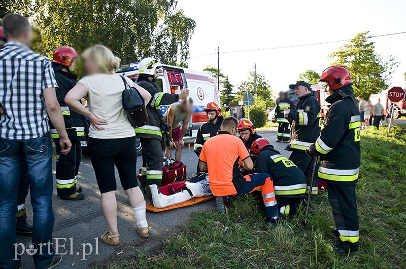  Ciężarówka zderzyła się z autem osobowym. Są ranni zdjęcie nr 111539