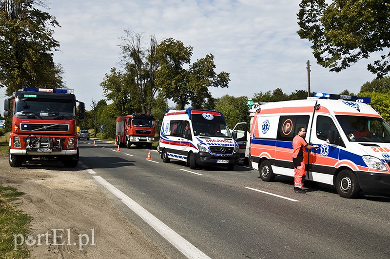Kolizja przed obwodnicą, trzy osoby w szpitalu zdjęcie nr 112474