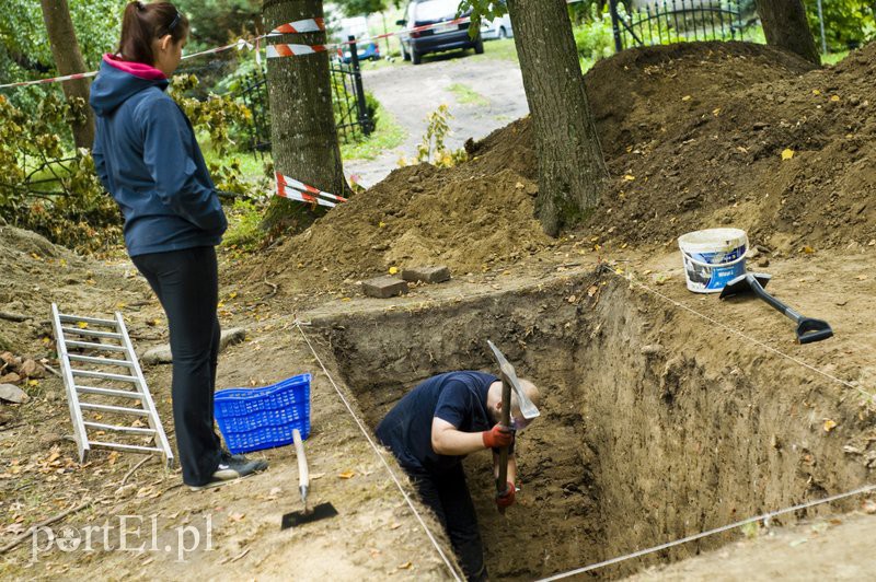 Odkrywają tajemnice dawnego cmentarza zdjęcie nr 112620