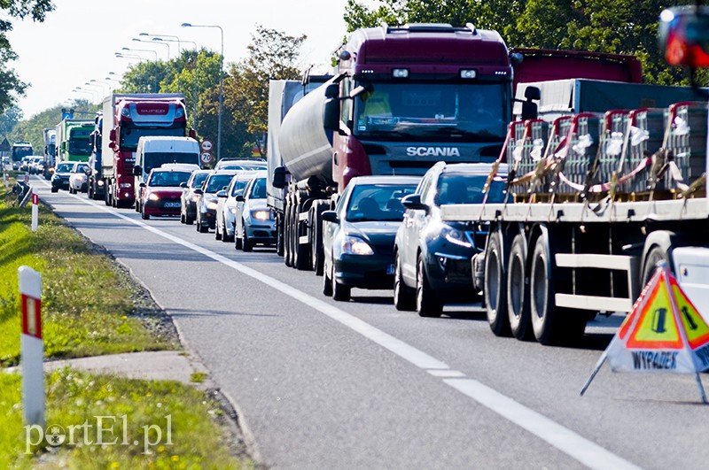  Pijany zderzył się z innym pojazdem. Są korki na  zdjęcie nr 112987