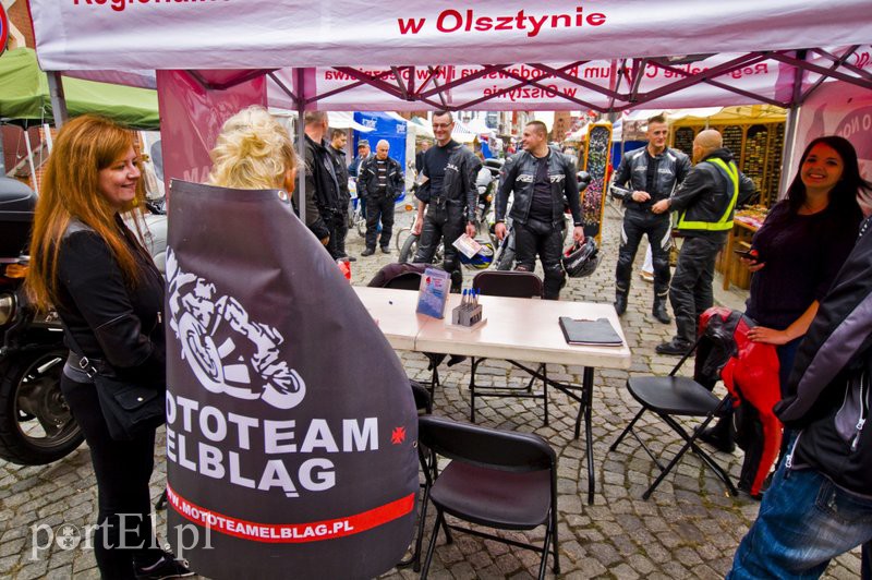  Upuszczają sobie krew i zachęcają do tego innych zdjęcie nr 113224