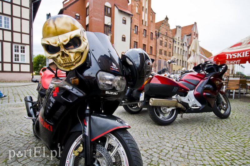  Upuszczają sobie krew i zachęcają do tego innych zdjęcie nr 113222