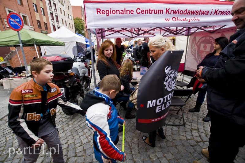  Upuszczają sobie krew i zachęcają do tego innych zdjęcie nr 113219