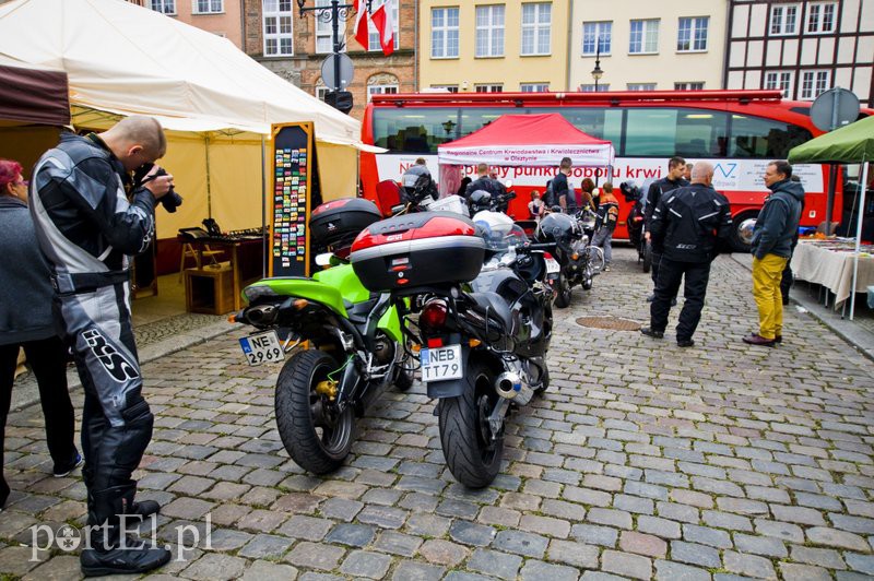  Upuszczają sobie krew i zachęcają do tego innych zdjęcie nr 113225