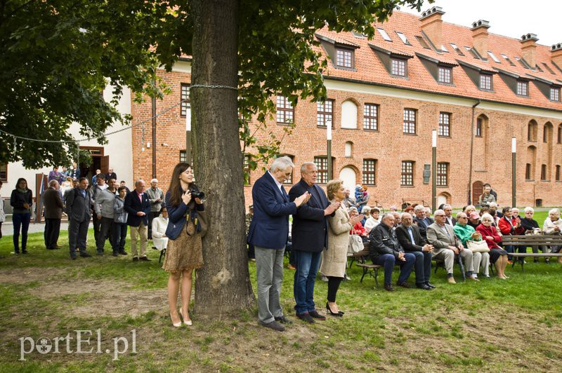  Te wystawę stworzyło 80 osób zdjęcie nr 113252