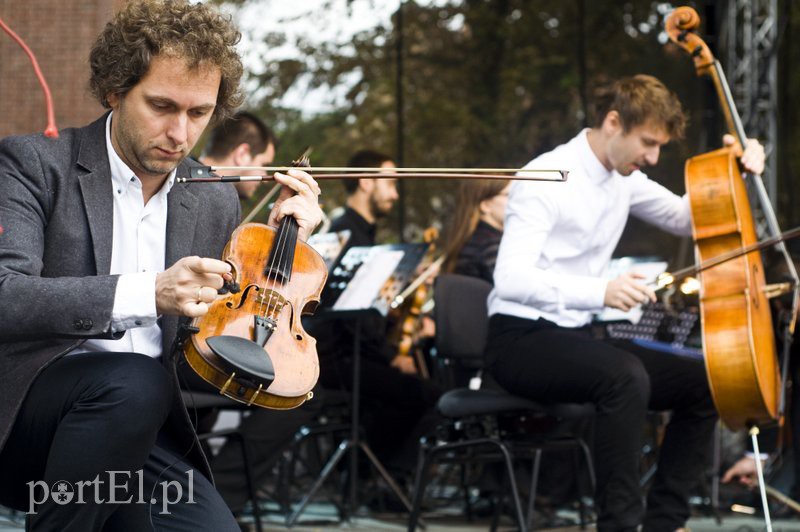 Elbląg Charyzma i energia na scenie