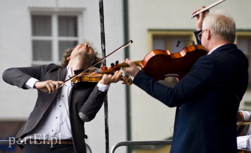 Charyzma i energia na scenie zdjęcie nr 113292