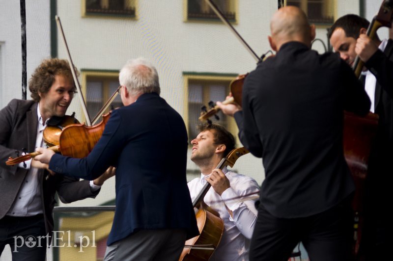 Charyzma i energia na scenie zdjęcie nr 113291