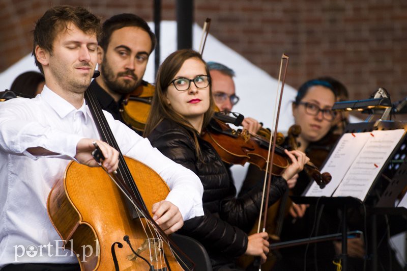 Charyzma i energia na scenie zdjęcie nr 113277