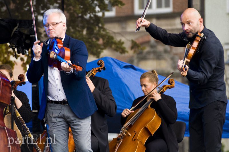 Charyzma i energia na scenie zdjęcie nr 113297