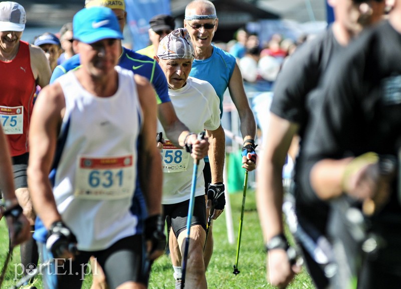 650 osób powędrowało z kijkami przez Bażantarnię zdjęcie nr 113762