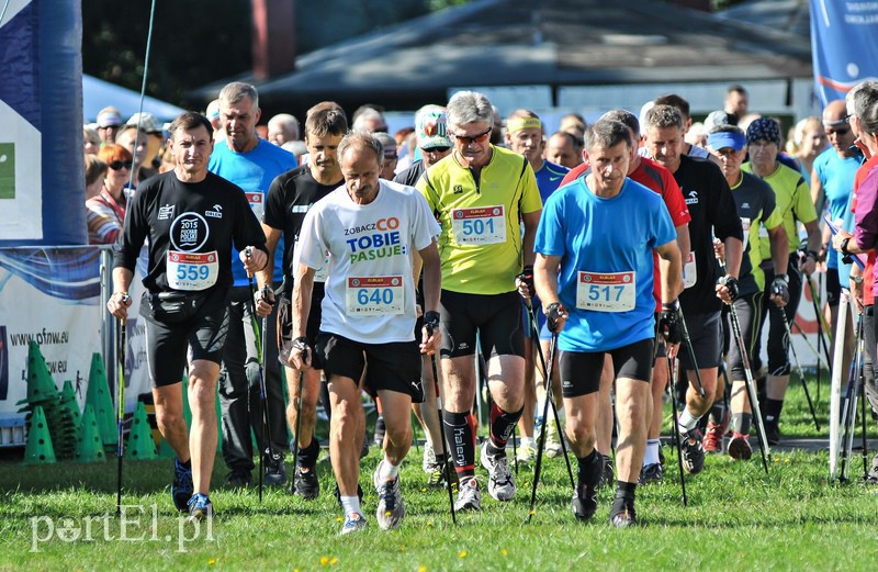 650 osób powędrowało z kijkami przez Bażantarnię zdjęcie nr 113761