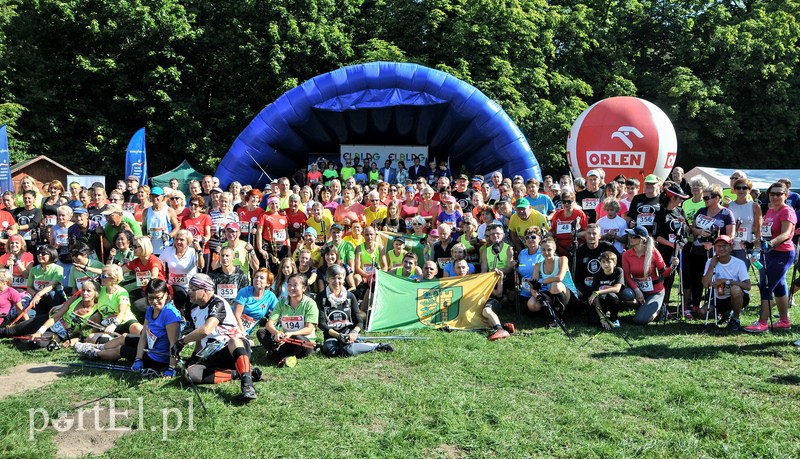 650 osób powędrowało z kijkami przez Bażantarnię zdjęcie nr 113753