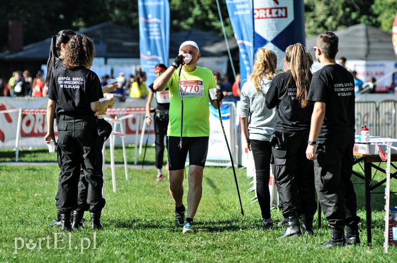 650 osób powędrowało z kijkami przez Bażantarnię zdjęcie nr 113745