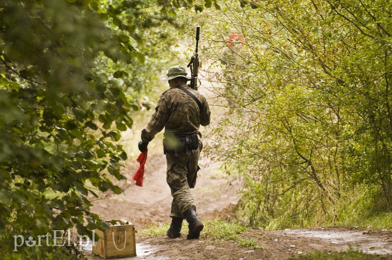 Wymiana ognia w elbląskim lesie zdjęcie nr 113919