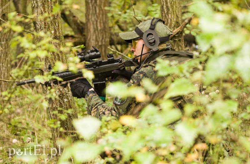 Wymiana ognia w elbląskim lesie zdjęcie nr 113920