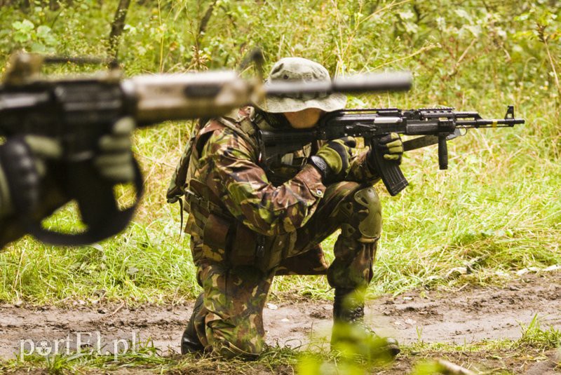 Wymiana ognia w elbląskim lesie zdjęcie nr 113918