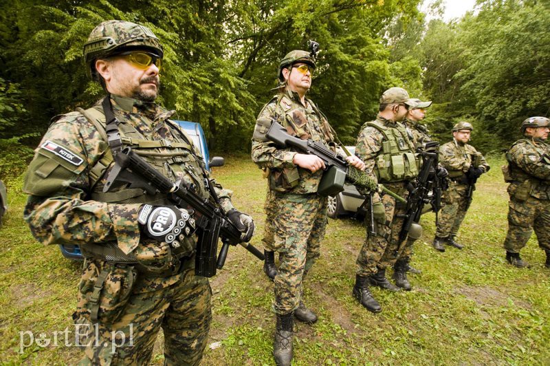 Wymiana ognia w elbląskim lesie zdjęcie nr 113912