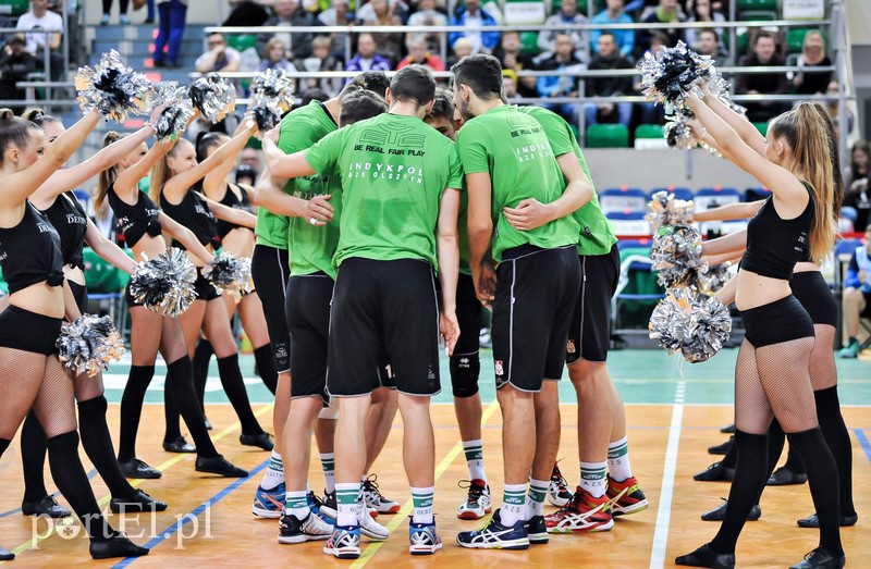 Zaczęli mocnym uderzeniem zdjęcie nr 115115