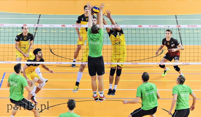 Zaczęli mocnym uderzeniem zdjęcie nr 115137