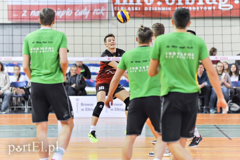 Zaczęli mocnym uderzeniem zdjęcie nr 115118