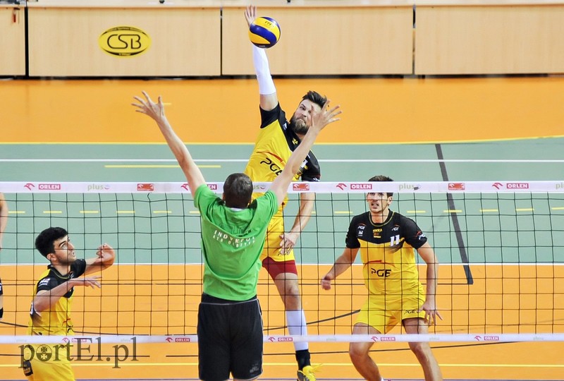 Zaczęli mocnym uderzeniem zdjęcie nr 115138