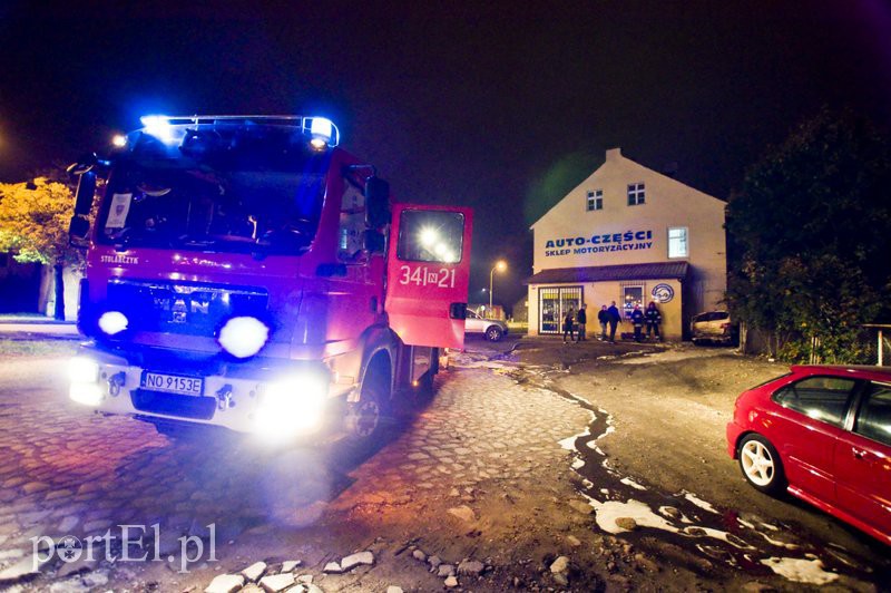  Na Grunwaldzkiej spłonął mercedes zdjęcie nr 115495