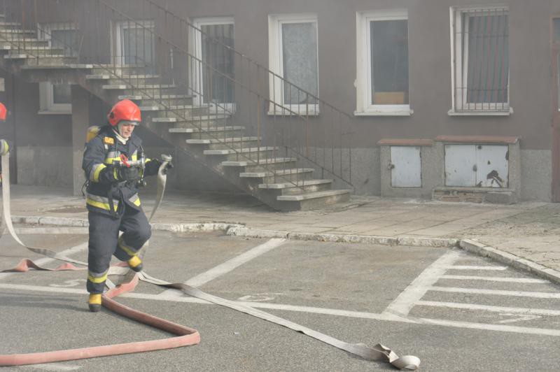 "Płomień" zajął arsenał, czyli jak ćwiczyli policjanci zdjęcie nr 116235