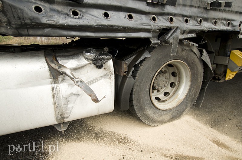  Zahaczył o tira zdjęcie nr 116916